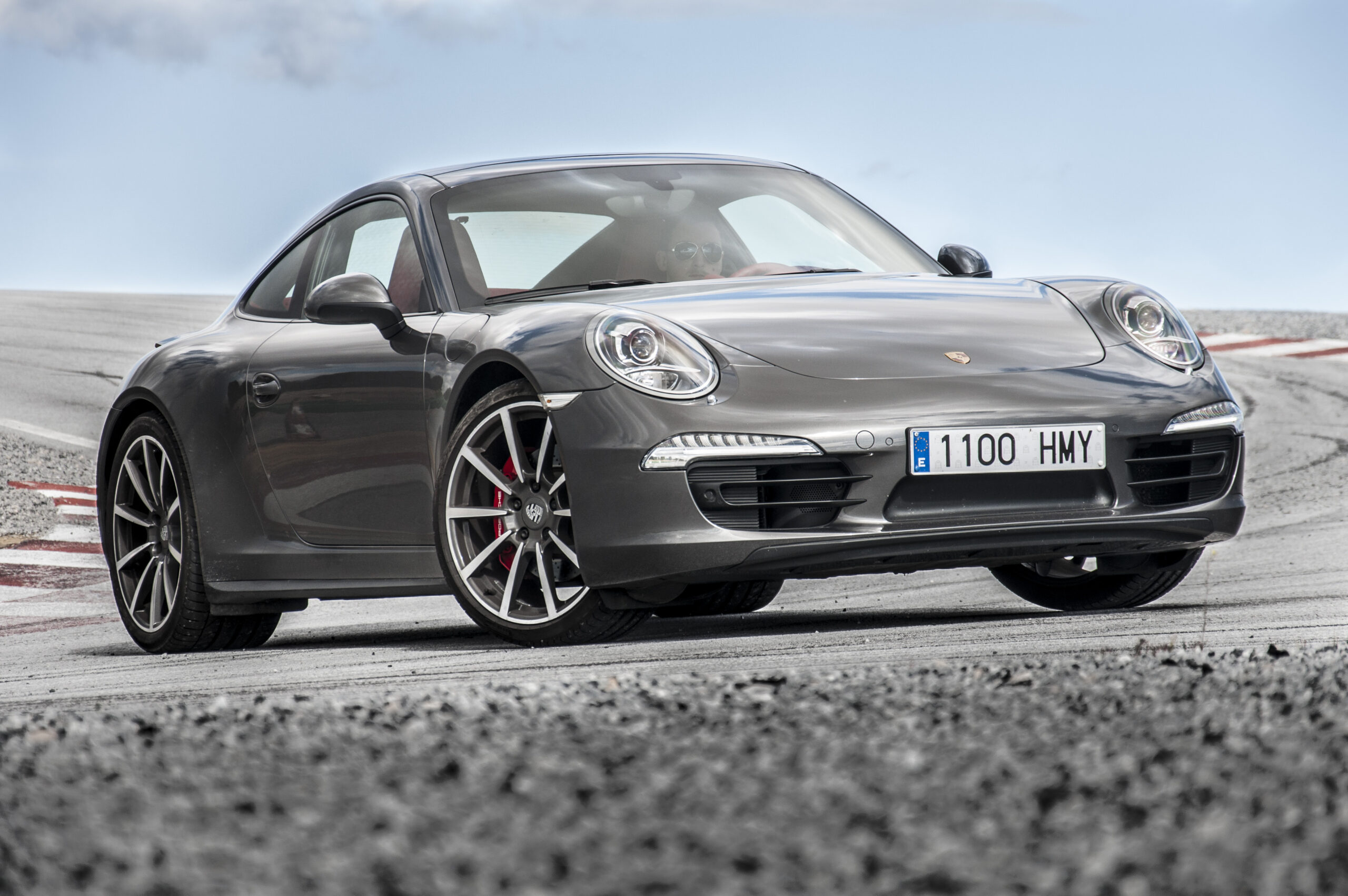 2013_Porsche_911_Carrera_4S_(991)_(9626546987)